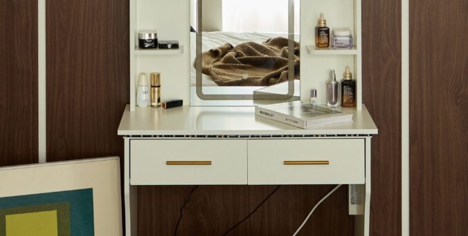 קומודה ומראה דגם ליצ'י