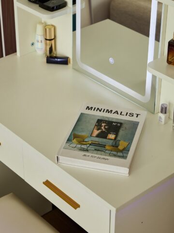 קומודה ומראה דגם ליצ'י