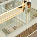 קומודה ומראה דגם ענבר