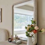 קומודה ומראה דגם פראג בגוון שמנת