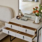 קומודה ומראה דגם פראג בגוון שמנת