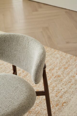 כיסא דגם לירון בגוון שמנת