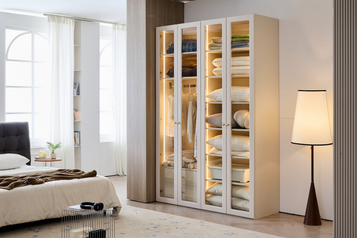 ארון דגם אנטוני 4 דלתות בגוון סהרה + תאורה