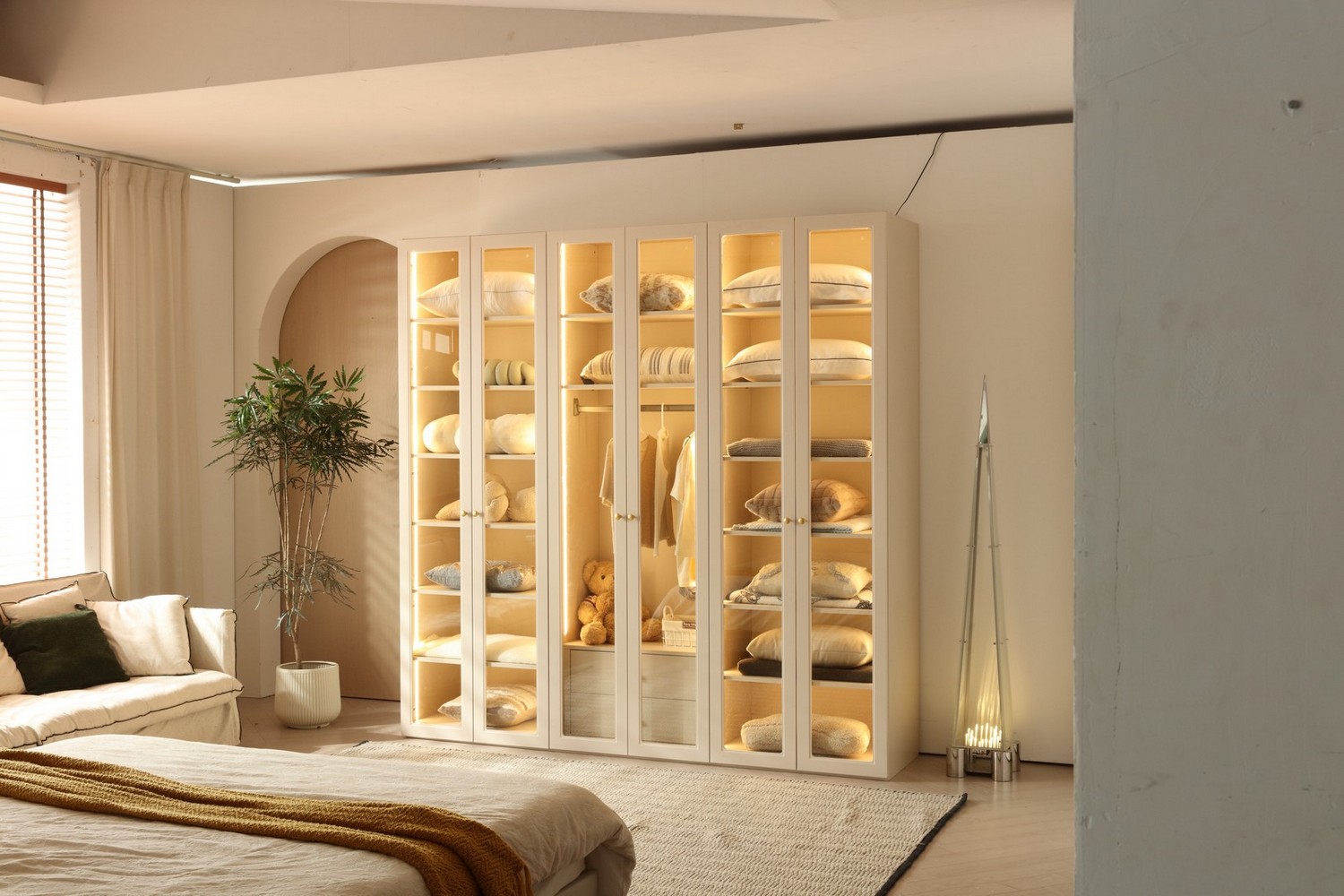 ארון דגם אנטוני 6 דלתות בגוון סהרה + תאורה