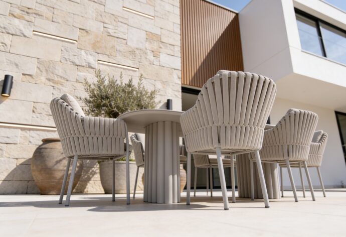 כיסא חוץ דגם 'טורונטו' בגוון אפור