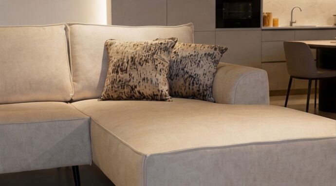 סלון דגם רויאל 300/200 ס״מ בגוון שמנת