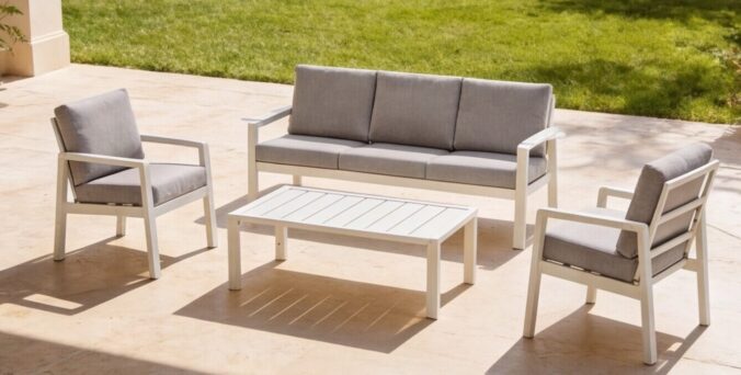 פינת חוץ דגם 'לרנקה' בגוון שמנת