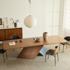 שולחן דגם 'כפיר' בגוון אגוז