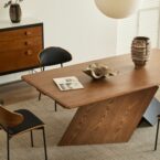 שולחן דגם 'כפיר' בגוון אגוז