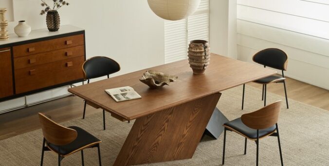 שולחן דגם 'כפיר' בגוון אגוז