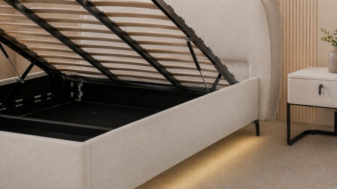 מיטה דגם ונציה - שמנת FABRIC + ארגז מצעים ומזרן מתנה