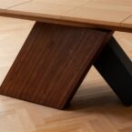 שולחן דגם 'כפיר' בגוון אגוז + שמנת