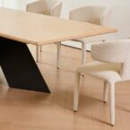 שולחן דגם 'כפיר' בגוון אגוז + שמנת